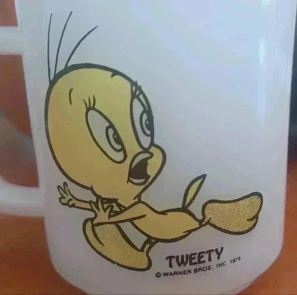 Vintage Warner Bros Tweety Mug Milk Glass 1975 Looney Tunes - Picture 4 of 7